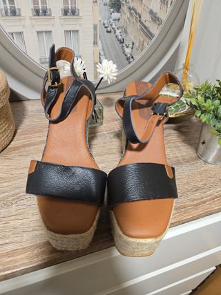 Sandalias POPA cuña negras 