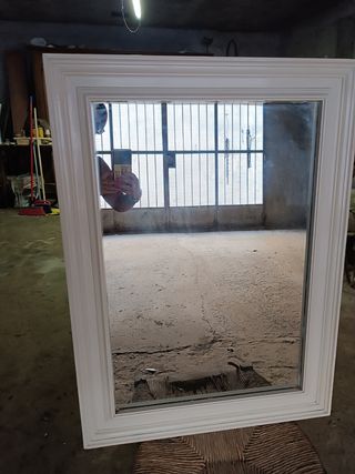 Specchio da parete bianco