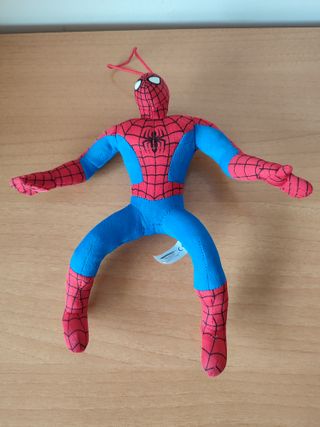 Spiderman Peluche Pequeño Marvel 23CM