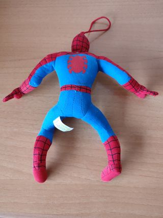 Spiderman Peluche Pequeño Marvel 23CM