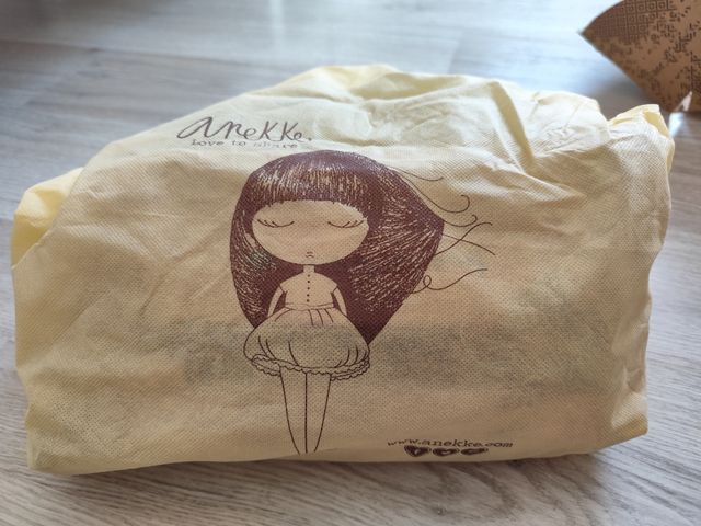 Bolso Anekke tipo bandolera. Colección Nature.