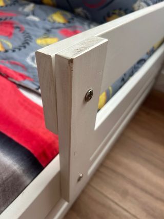 Cama infantil blanca con cajón IKEA