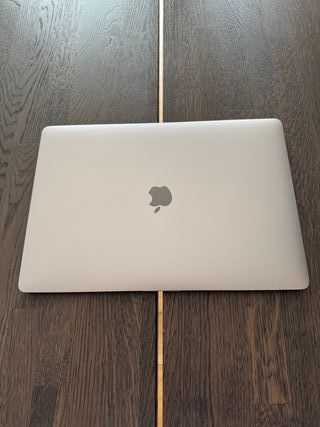 MacBook Pro 15 (2018) Gris Espacial