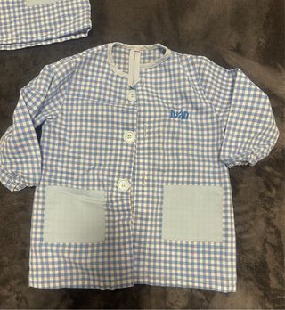 Batas colegio cuadros azules talla 2