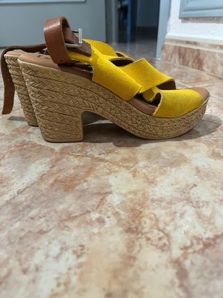 Sandalias de tacón de piel