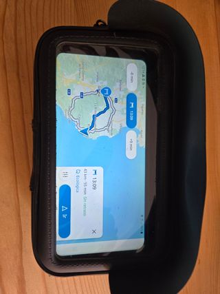 Soporte móvil impermeable y otro de aluminio