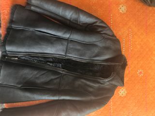 Cazadora negra de piel