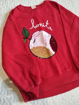 Sudadera Zara roja con lentejuelas
