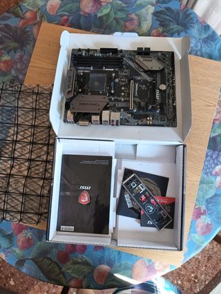 Placa Base MSI B450 Tomahawk