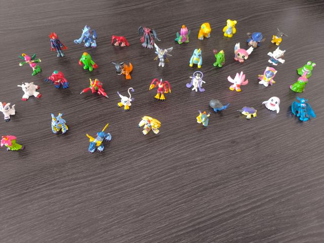 Lote 37 Figuras Digimon vintage