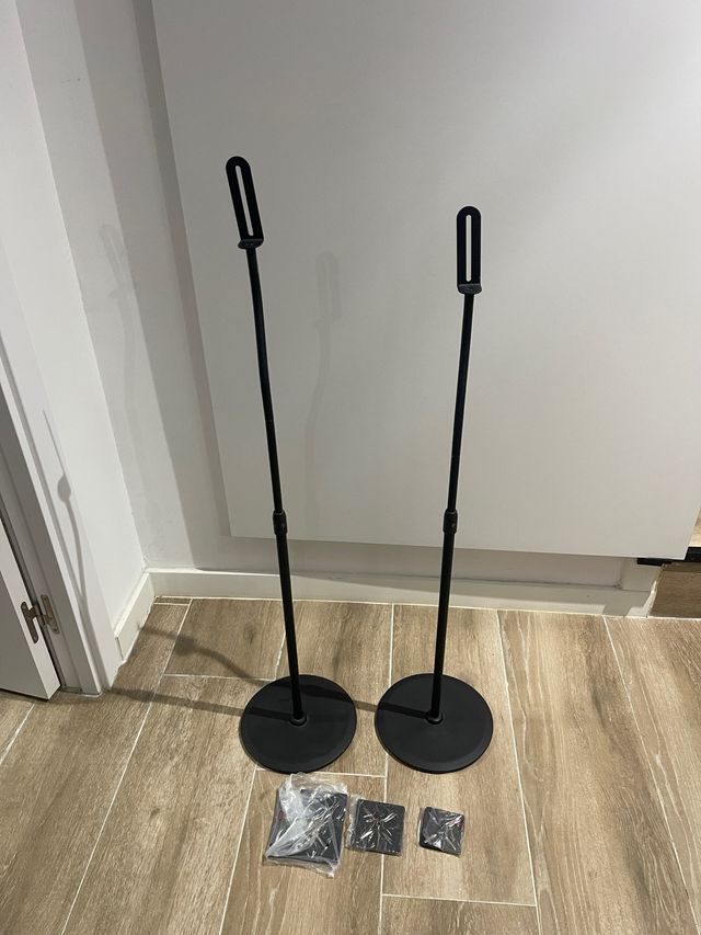 Soportes para Altavoces marca Hama