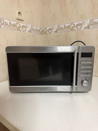 Microondas gris