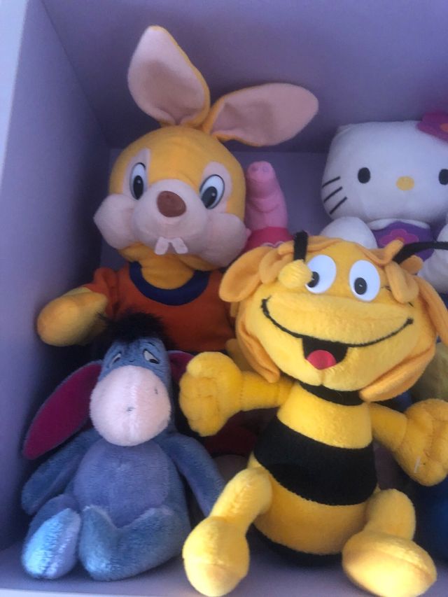 Set di peluche: Maya the Bee, Eeyore, Hello Kit