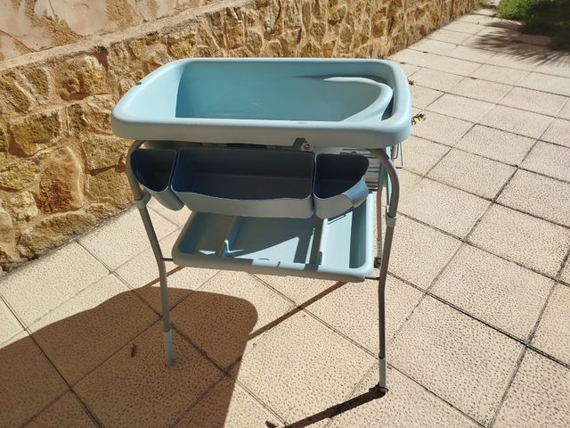 Bañera con  cambiador para bebé