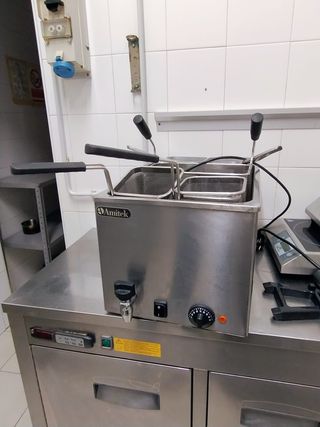 Bollitore Friteuse professionnelle Amiteck