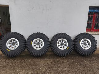 Maxxis Trepador 40 + llantas beadlock