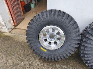 Maxxis Trepador 40 + llantas beadlock