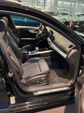 Audi RS4 2021