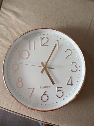 Reloj de Pared Blanco y Dorado