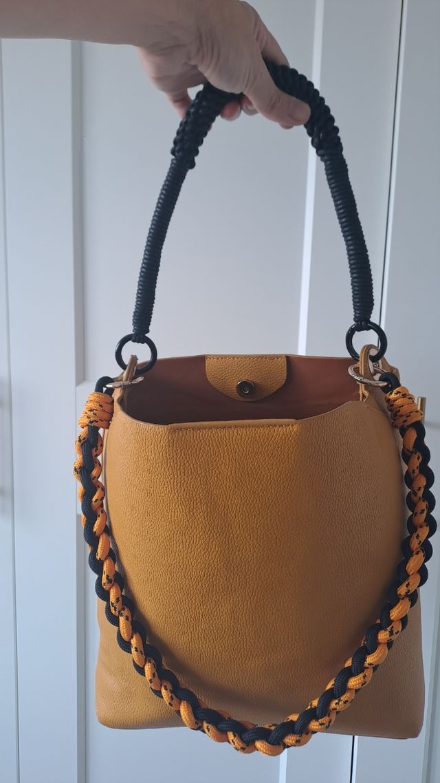 Bolso de hombro mostaza con 3 correas + regalo