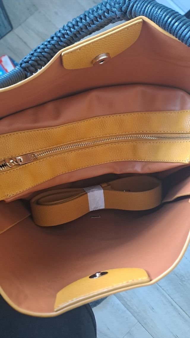 Bolso de hombro mostaza con 3 correas + regalo