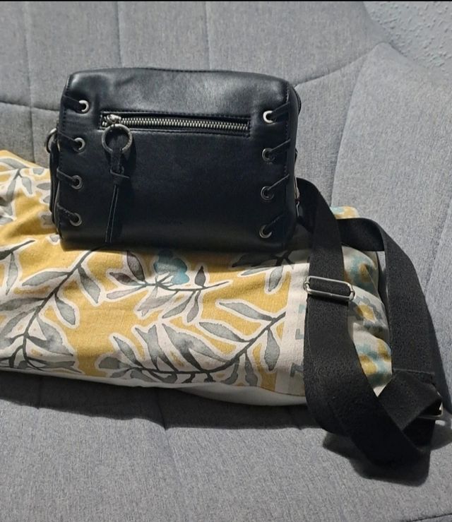 Bolso de hombro mostaza con 3 correas + regalo