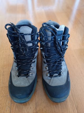 Botas de montaña piel impermeables