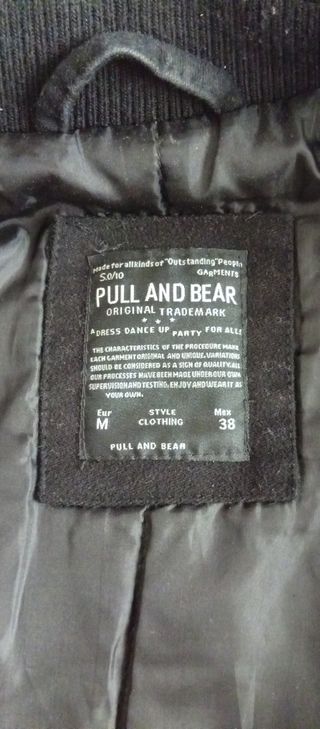 Chaqueta Pull and Bear Negra