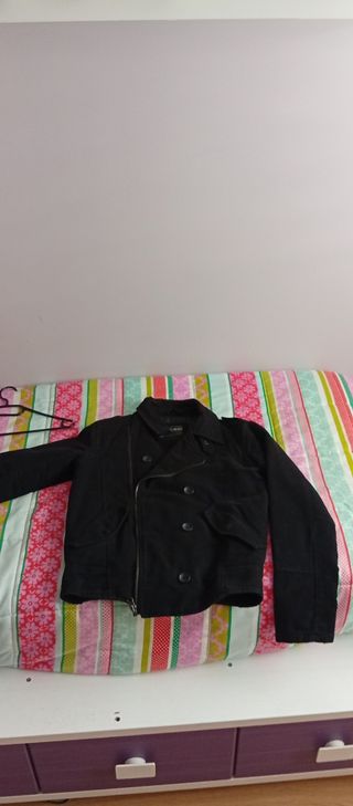 Chaqueta Pull and Bear Negra