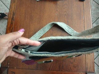Borsa a tracolla in feltro con gufo colorato