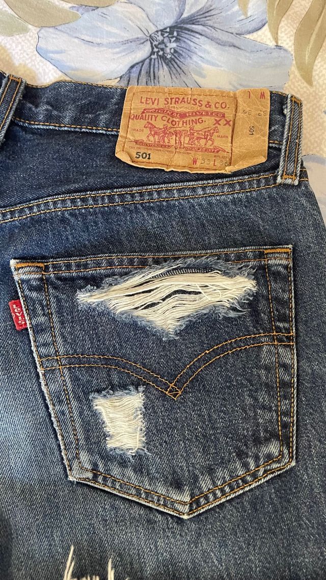 Jeans Levi's Strappati