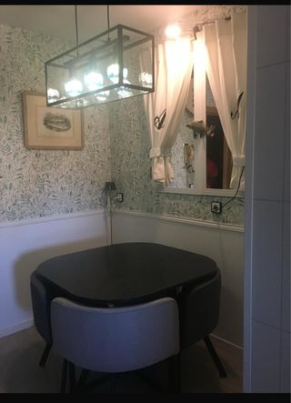 Mesa de cocina con 4 sillas