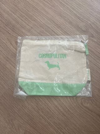 Neceser aseo de viaje Cosmopolitan perro salchicha