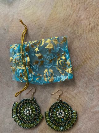 Pendientes hechos a mano