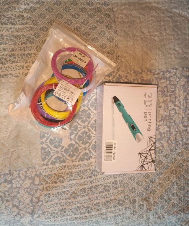 Bolígrafo 3D PLA con filamentos