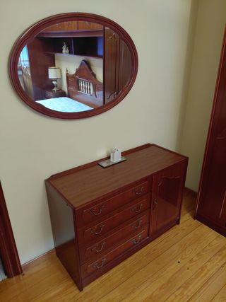 Mueble cajonera con espejo, recogida en Oviedo 