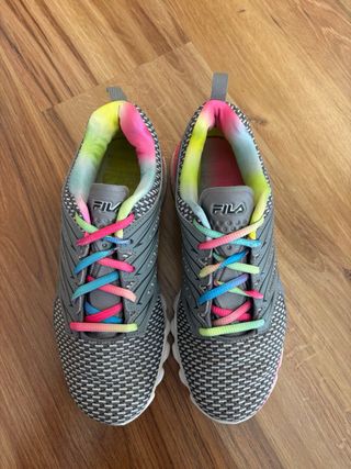 Zapatillas Fila Grises y Multicolor