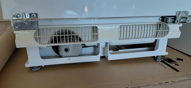 Congelador Integrable Candy CFU 130/1