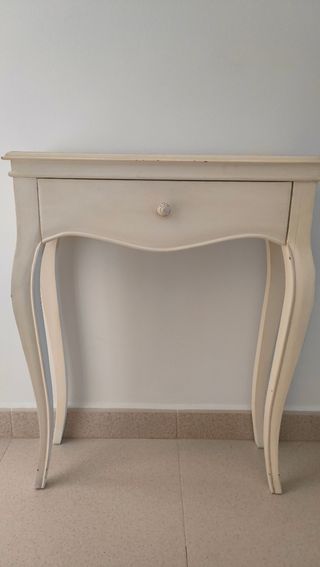 Mueble de entrada beige y blanco
