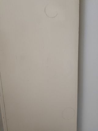 Mueble de entrada beige y blanco