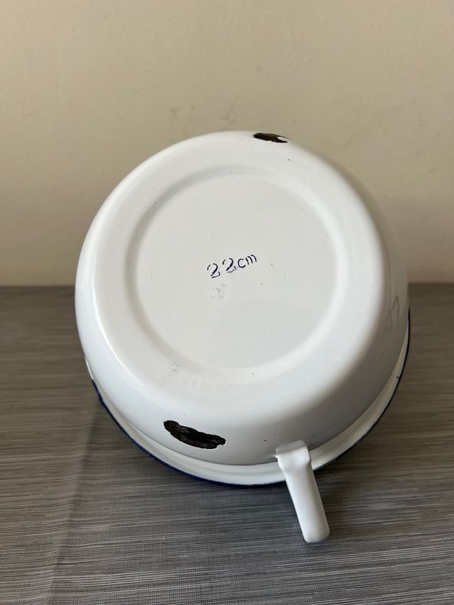 2 Vasi da camera smaltati bianchi e blu