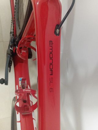 Bicicleta de carretera Trek Roja. Edmonda SL 6.