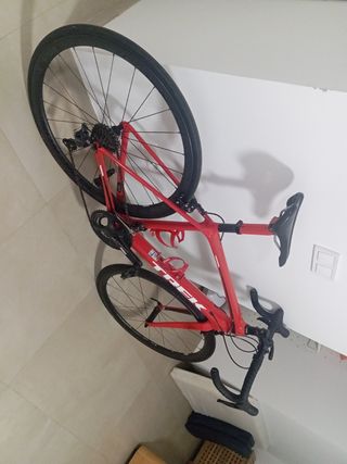 Bicicleta de carretera Trek Roja. Edmonda SL 6.