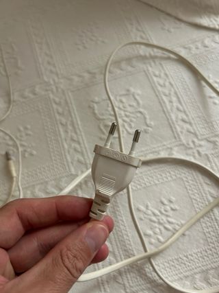 Altavoces multimedia Philips blancos y negros