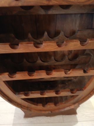 Botellero de madera estilo barril