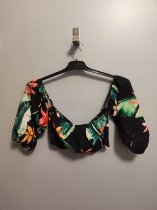 Pull&Bear Crop Top Flores Talla M