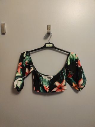 Pull&Bear Crop Top Flores Talla M