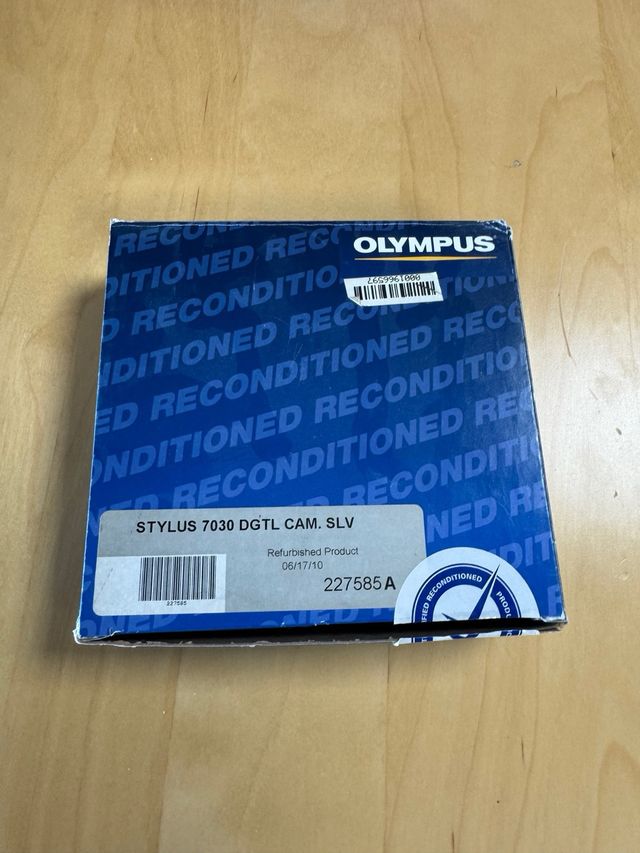 FOTOCAMERA DIGITALE OLYMPUS STYLUS 7030 CON SCATOLA E ALTRO