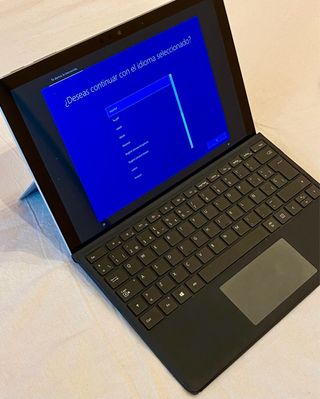 Microsoft SurfacePro + teclado + cargador + funda