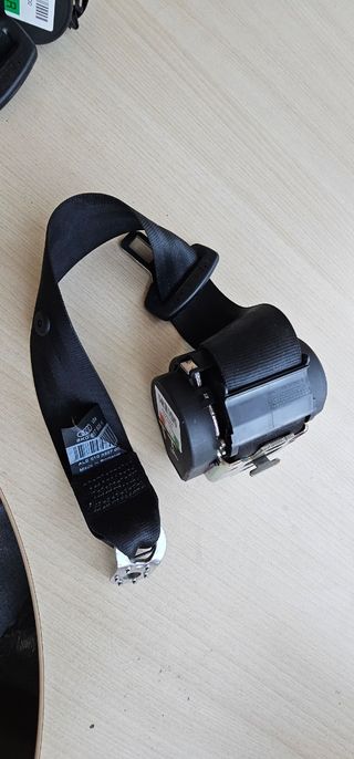 Cinturón trasero izquierdo Audi A4